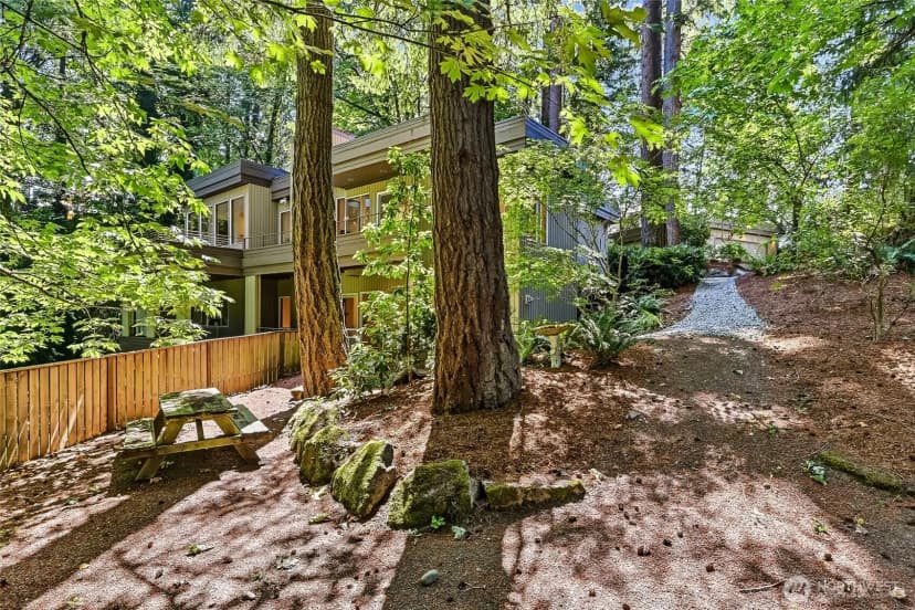Property photo for 4200 W Lake Sammamish Parkway Se, Bellevue photo 33