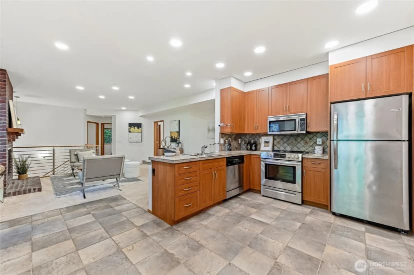 Property photo for 4200 W Lake Sammamish Parkway Se, Bellevue photo 19