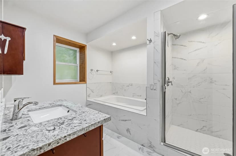 Property photo for 4200 W Lake Sammamish Parkway Se, Bellevue photo 27