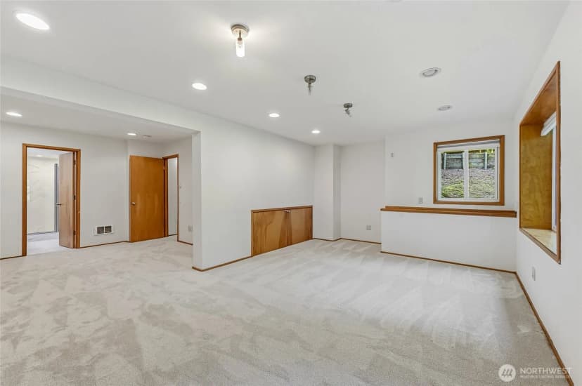 Property photo for 4200 W Lake Sammamish Parkway Se, Bellevue photo 25