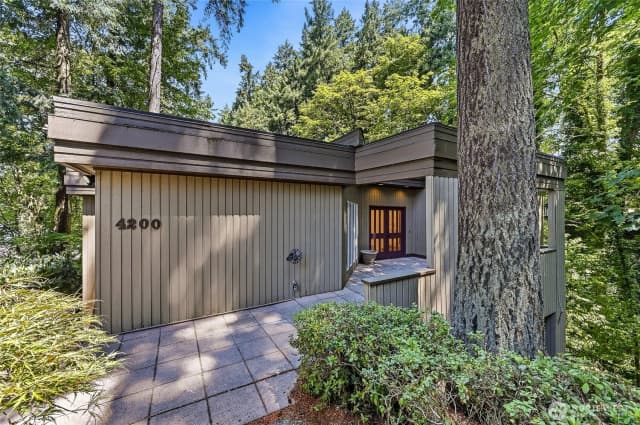 Property photo for 4200 W Lake Sammamish Parkway Se, Bellevue photo 3
