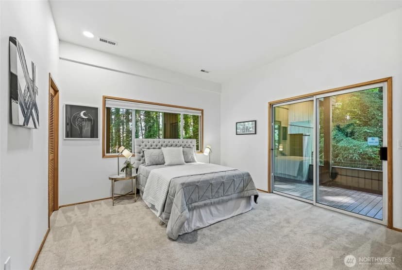 Property photo for 4200 W Lake Sammamish Parkway Se, Bellevue photo 22