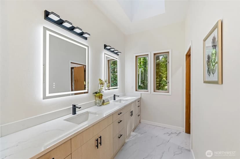 Property photo for 4200 W Lake Sammamish Parkway Se, Bellevue photo 15