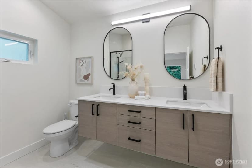 Property photo for 10326 B Ashworth Avenue N, Seattle photo 12