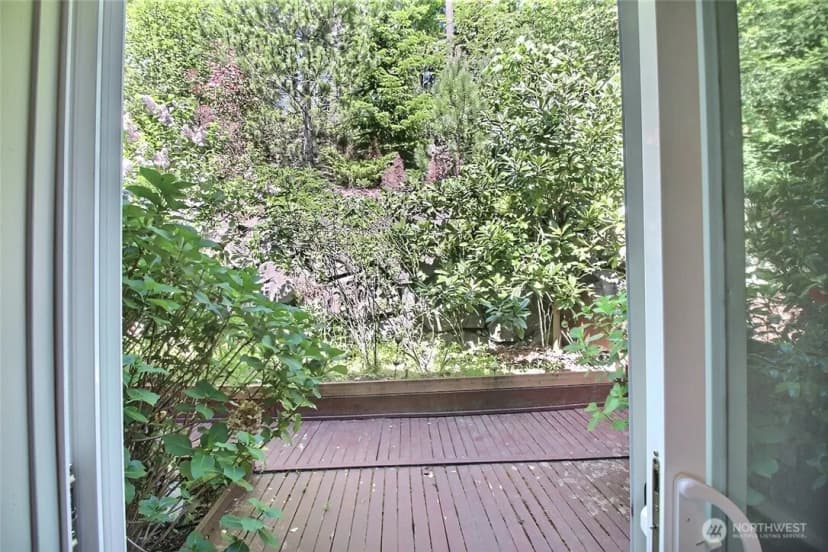 Property photo for 23300 Se Black Nugget Road #h2, Issaquah photo 17