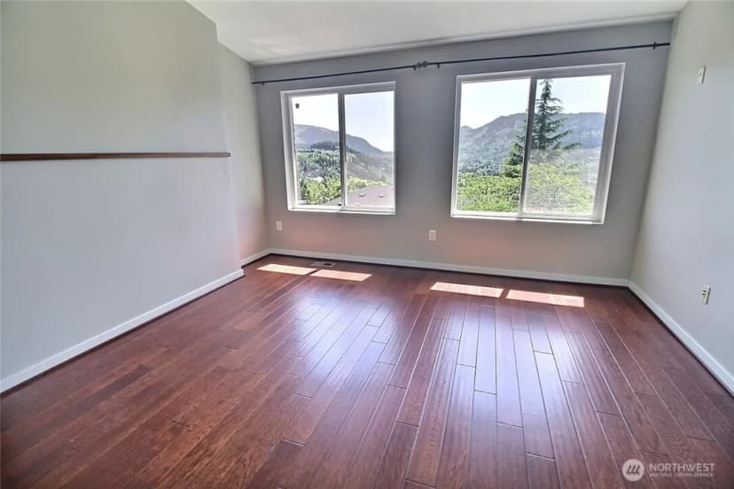 Property photo for 23300 Se Black Nugget Road #h2, Issaquah photo 20