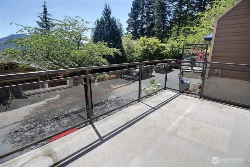 Property photo for 23300 Se Black Nugget Road #h2, Issaquah photo 16
