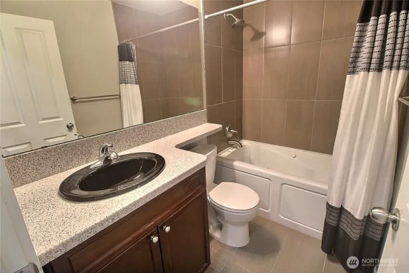 Property photo for 23300 Se Black Nugget Road #h2, Issaquah photo 25