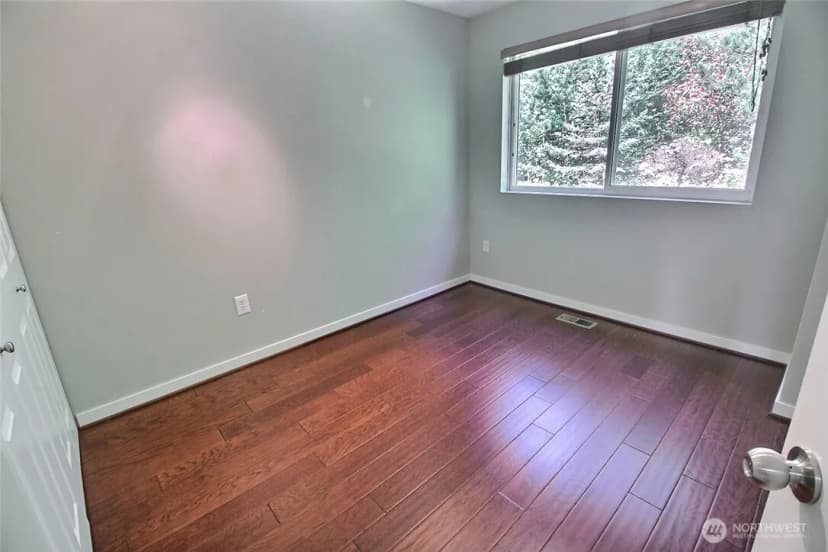 Property photo for 23300 Se Black Nugget Road #h2, Issaquah photo 27
