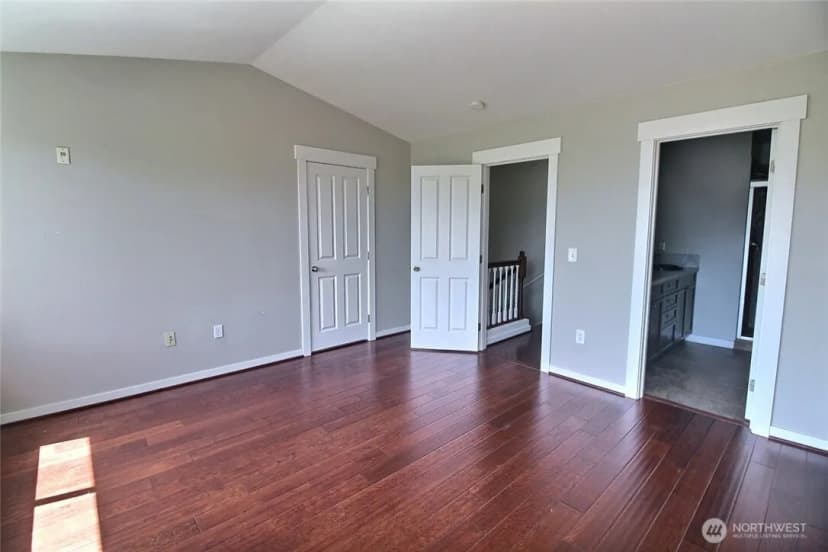 Property photo for 23300 Se Black Nugget Road #h2, Issaquah photo 21