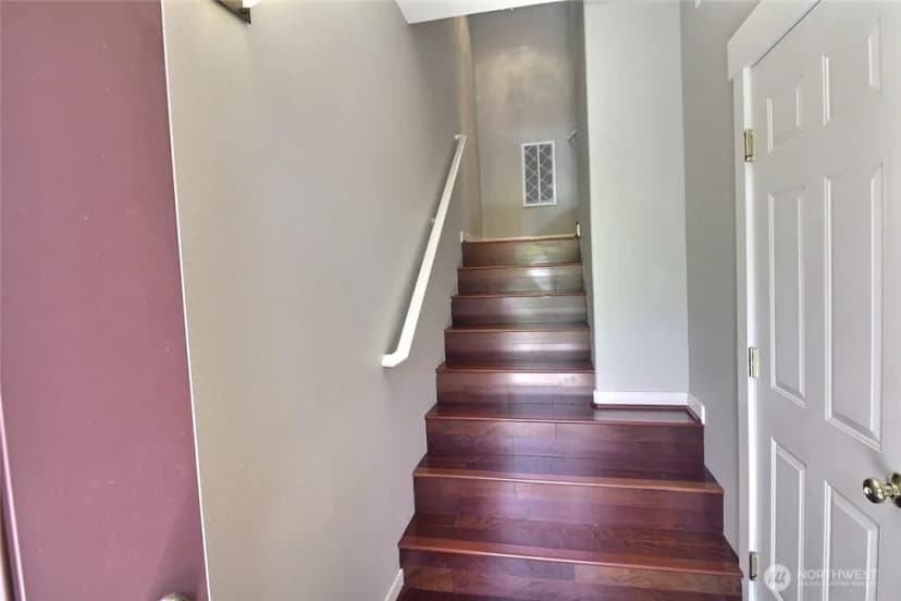 Property photo for 23300 Se Black Nugget Road #h2, Issaquah photo 40