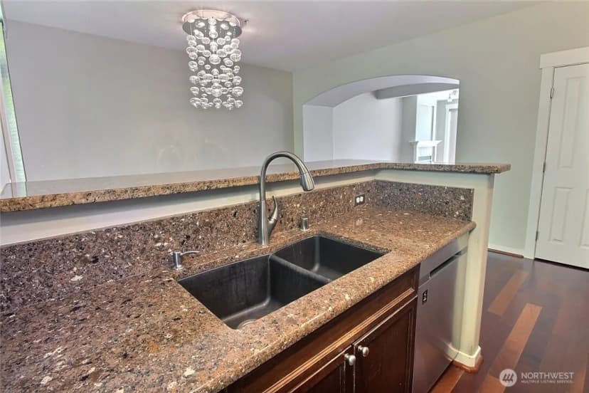 Property photo for 23300 Se Black Nugget Road #h2, Issaquah photo 11