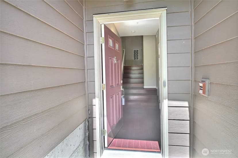 Property photo for 23300 Se Black Nugget Road #h2, Issaquah photo 39