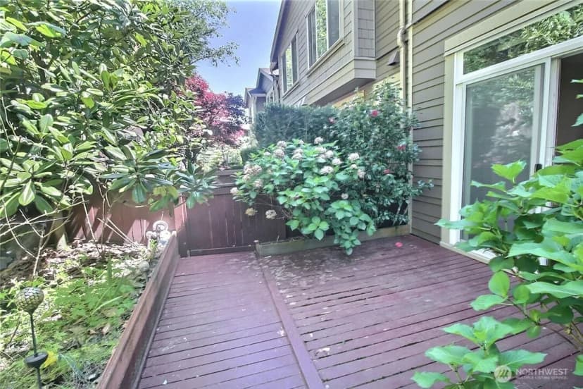 Property photo for 23300 Se Black Nugget Road #h2, Issaquah photo 19