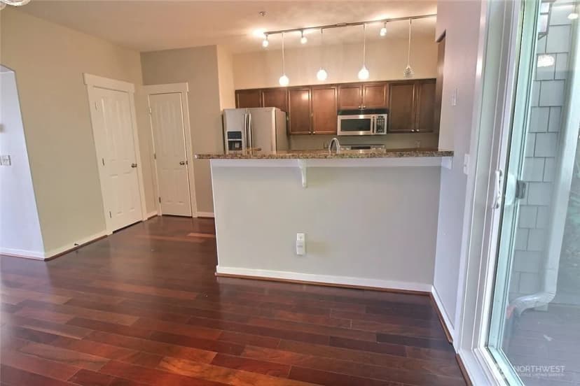 Property photo for 23300 Se Black Nugget Road #h2, Issaquah photo 8