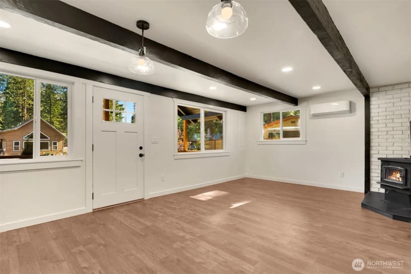 Property photo for 71 Tamarack Lane, Ronald photo 11
