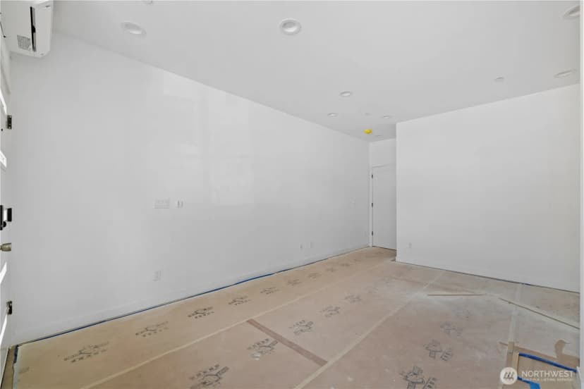 Property photo for 1825 E Pine Street, Seattle photo 9