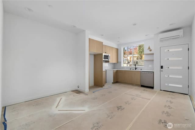 Property photo for 1825 E Pine Street, Seattle photo 5