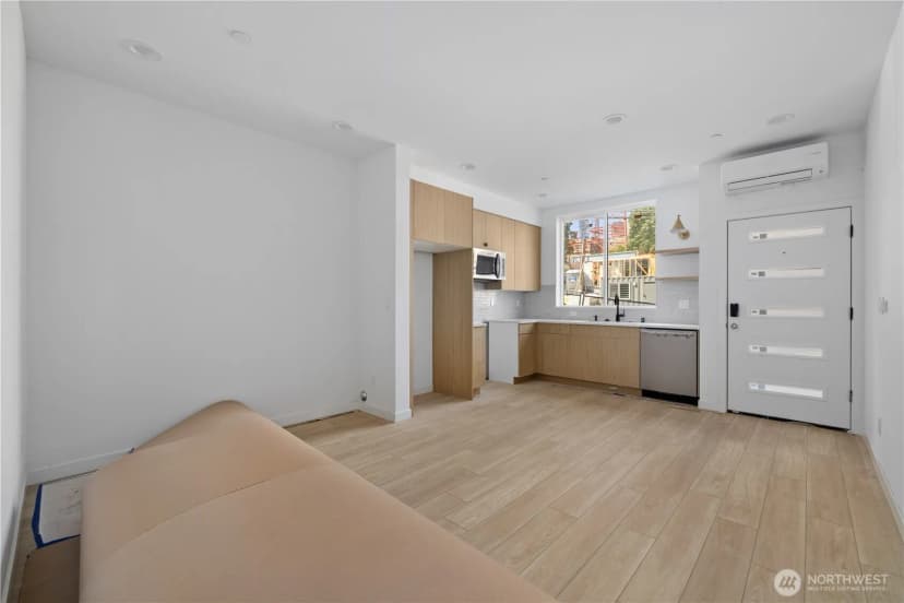 Property photo for 1825 E Pine Street, Seattle photo 6
