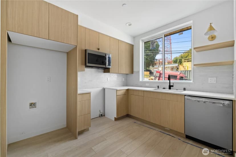 Property photo for 1825 E Pine Street, Seattle photo 8