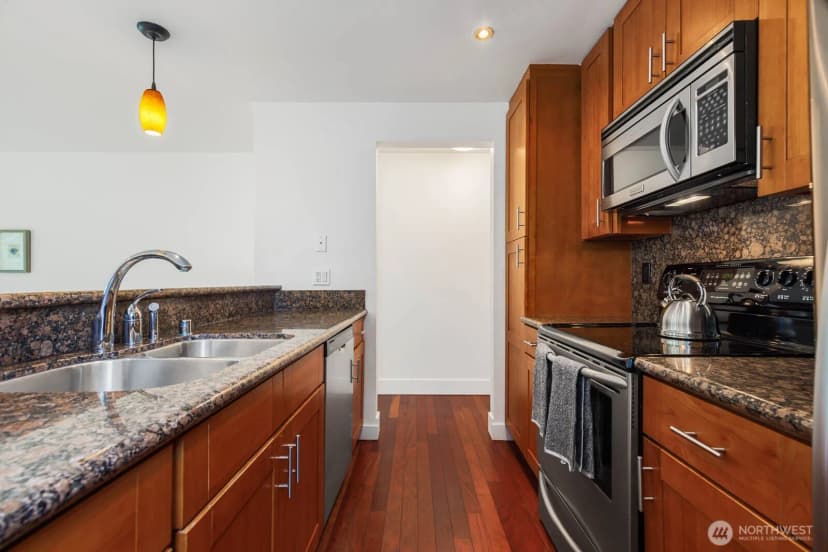 Property photo for 8503 Bowdoin Way #201, Edmonds photo 10