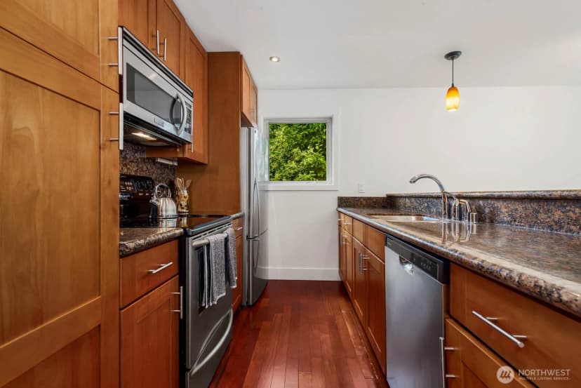 Property photo for 8503 Bowdoin Way #201, Edmonds photo 9