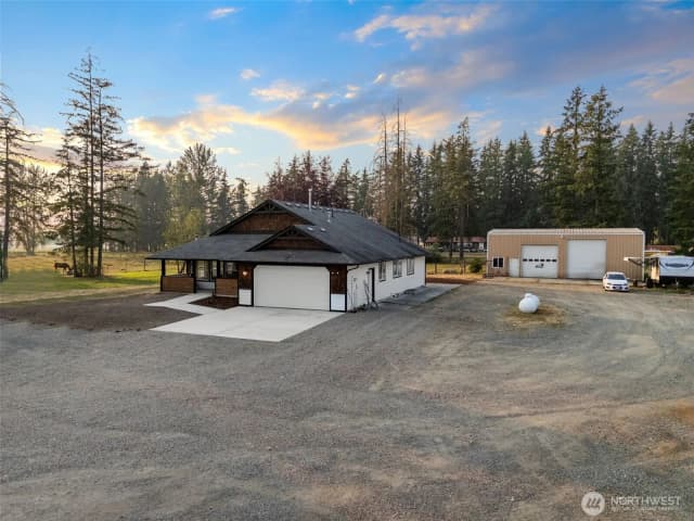 Property photo for 41926 212th Avenue Se, Enumclaw photo 2