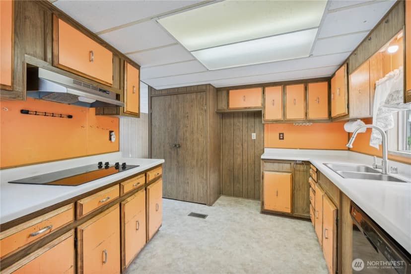 Property photo for 1077 Coal Creek Road, Longview photo 11