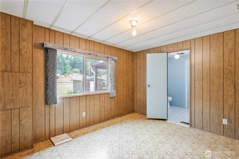 Property photo for 1077 Coal Creek Road, Longview photo 17