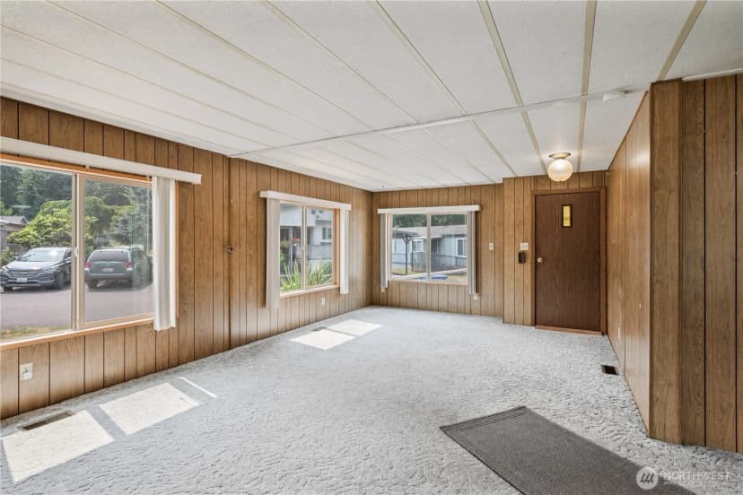 Property photo for 1077 Coal Creek Road, Longview photo 4