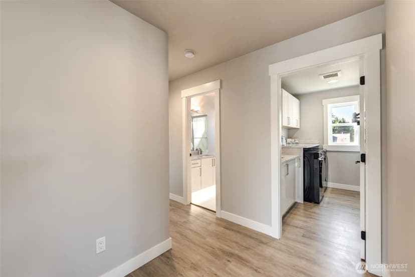 Property photo for 1834 Barrington Lane, Burlington photo 23