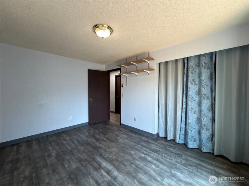 Property photo for 828 W 10th Street, Port Angeles photo 13