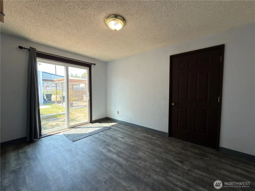 Property photo for 828 W 10th Street, Port Angeles photo 12