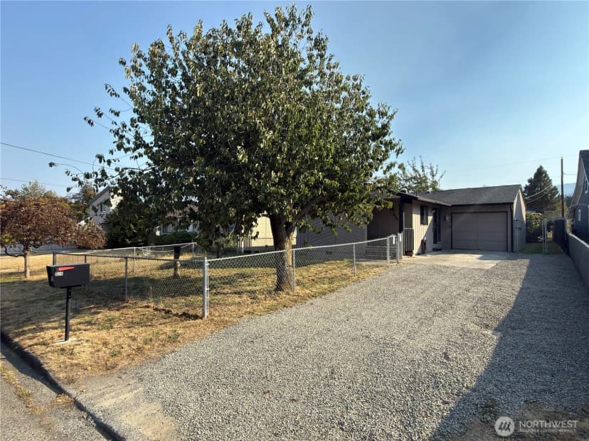 Property photo for 828 W 10th Street, Port Angeles photo 26