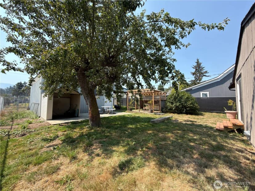 Property photo for 828 W 10th Street, Port Angeles photo 19
