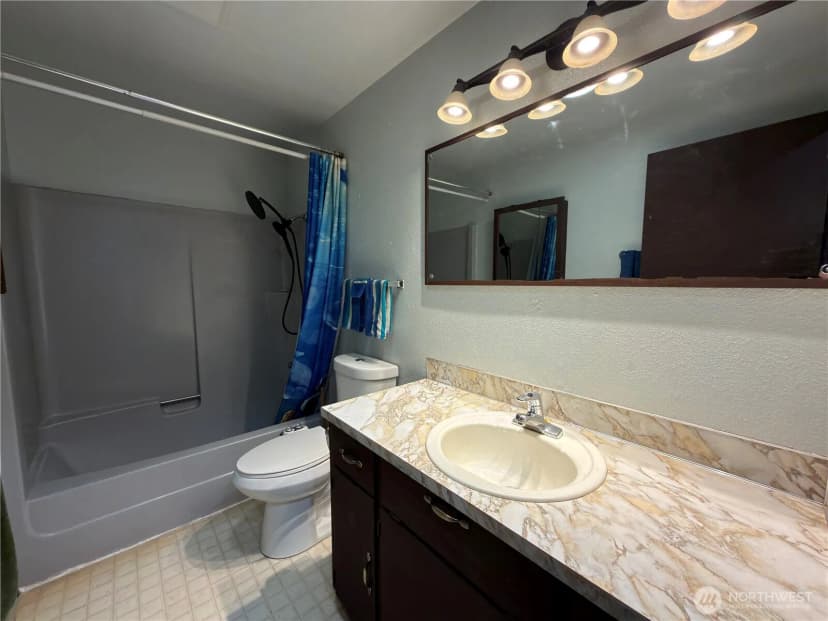 Property photo for 828 W 10th Street, Port Angeles photo 9