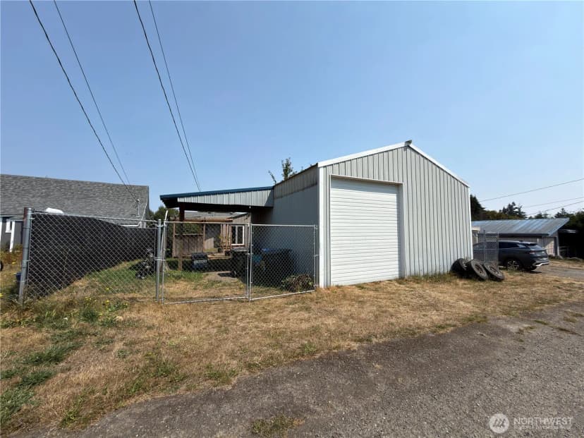 Property photo for 828 W 10th Street, Port Angeles photo 2