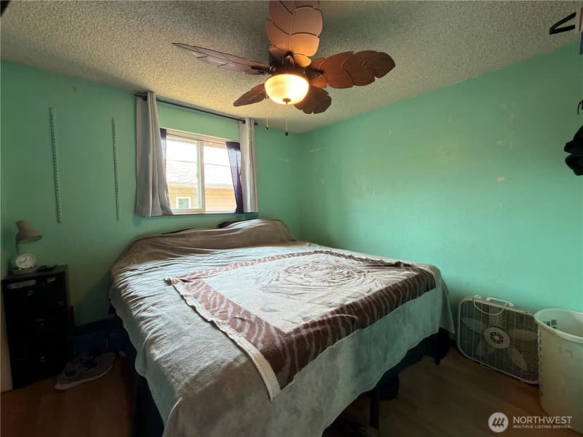 Property photo for 828 W 10th Street, Port Angeles photo 11