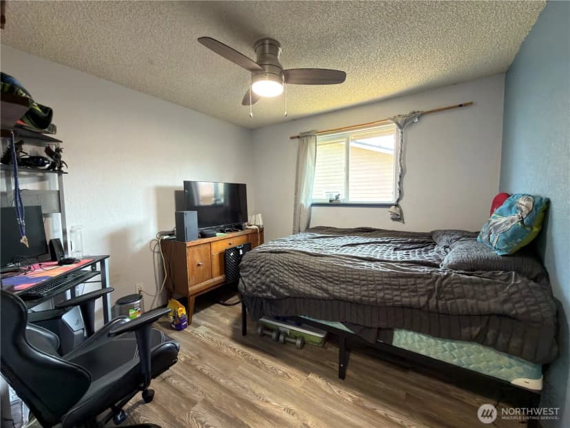Property photo for 828 W 10th Street, Port Angeles photo 10