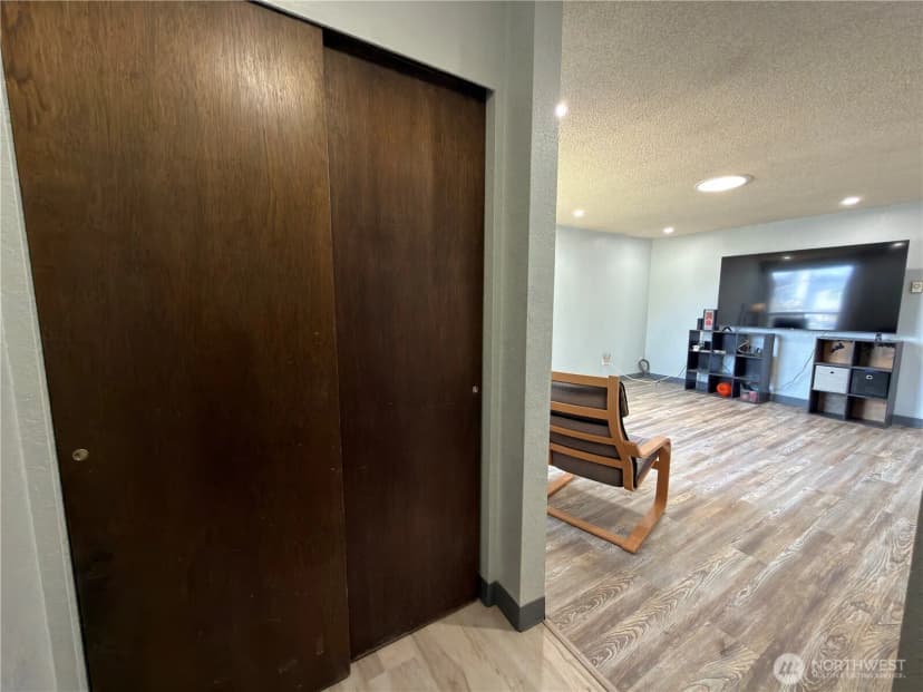 Property photo for 828 W 10th Street, Port Angeles photo 3