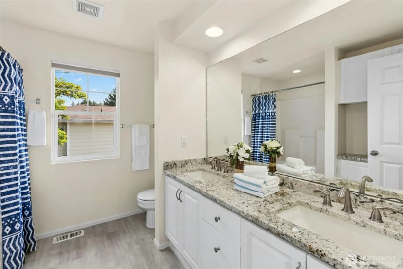 Property photo for 25211 Se 43rd Way, Sammamish photo 12