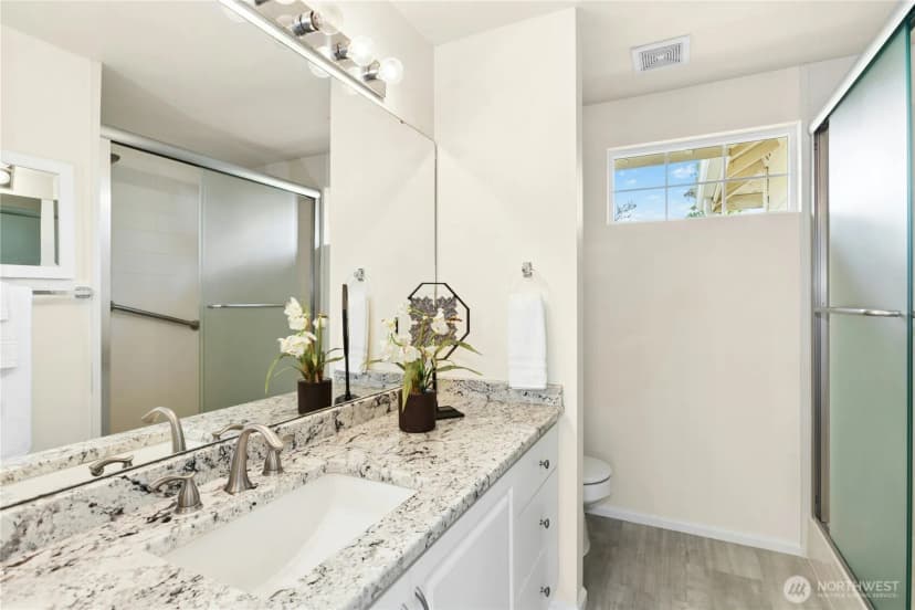 Property photo for 25211 Se 43rd Way, Sammamish photo 15