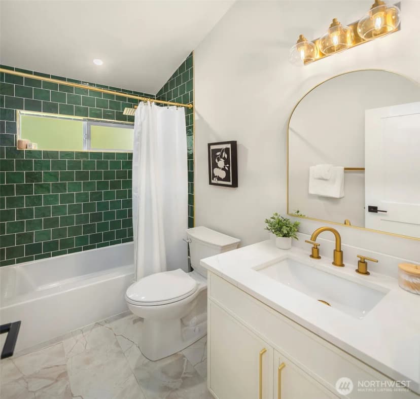 Property photo for 11028 Evanston Avenue N, Seattle photo 16