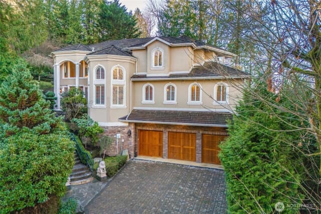 Property photo for 5325 145th Place Se, Bellevue