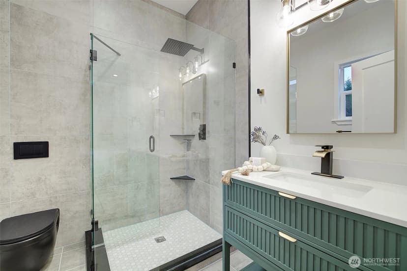 Property photo for 7008 Linden Avenue N, Seattle photo 12