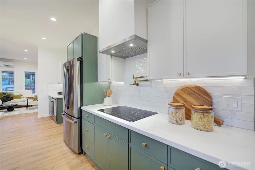 Property photo for 7008 Linden Avenue N, Seattle photo 7