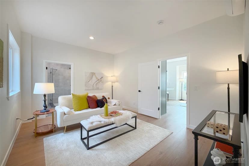 Property photo for 7008 Linden Avenue N, Seattle photo 11