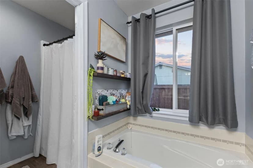 Property photo for 419 Park Place Mnr, Buckley photo 16