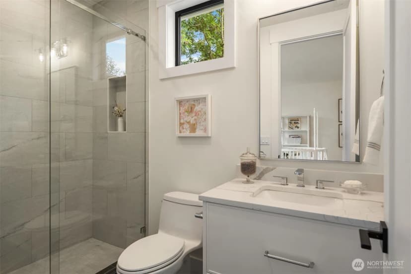 Property photo for 10415 Se 13th Street, Bellevue photo 18
