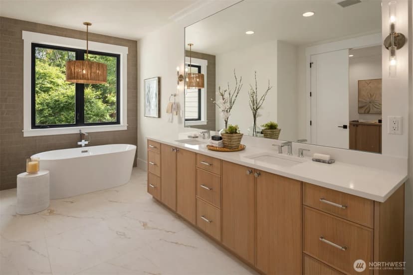 Property photo for 10415 Se 13th Street, Bellevue photo 12
